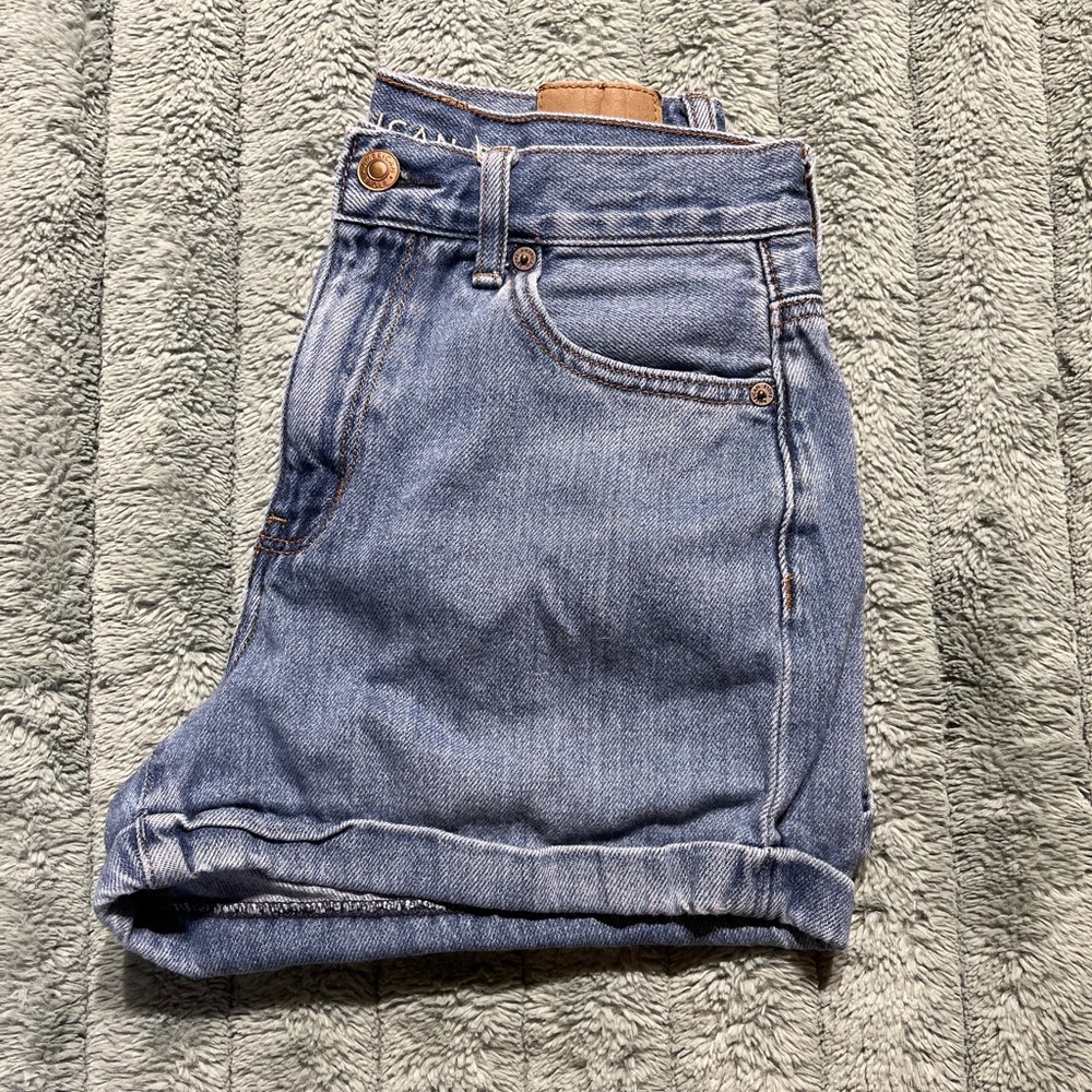 American Eagle Mom Short